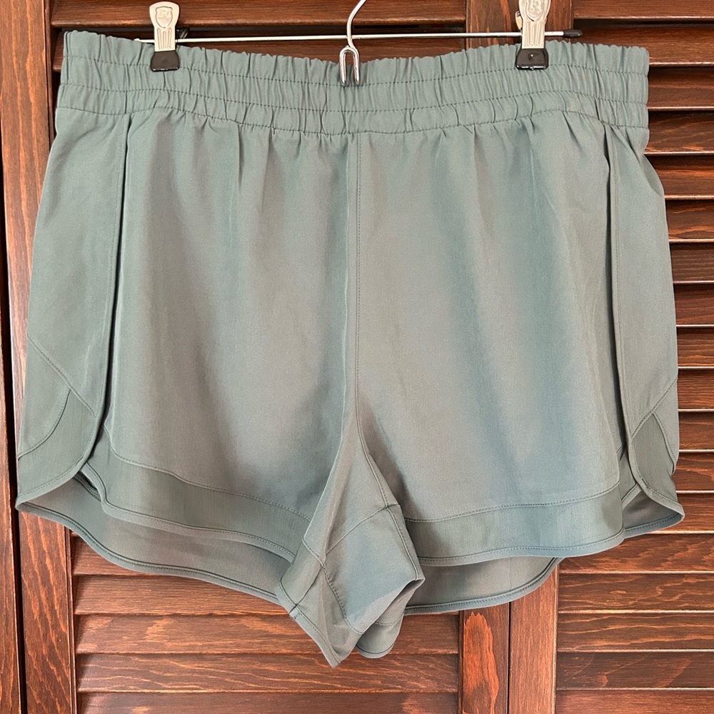 RBX Women's Athletic Shorts in Sage Green Size L